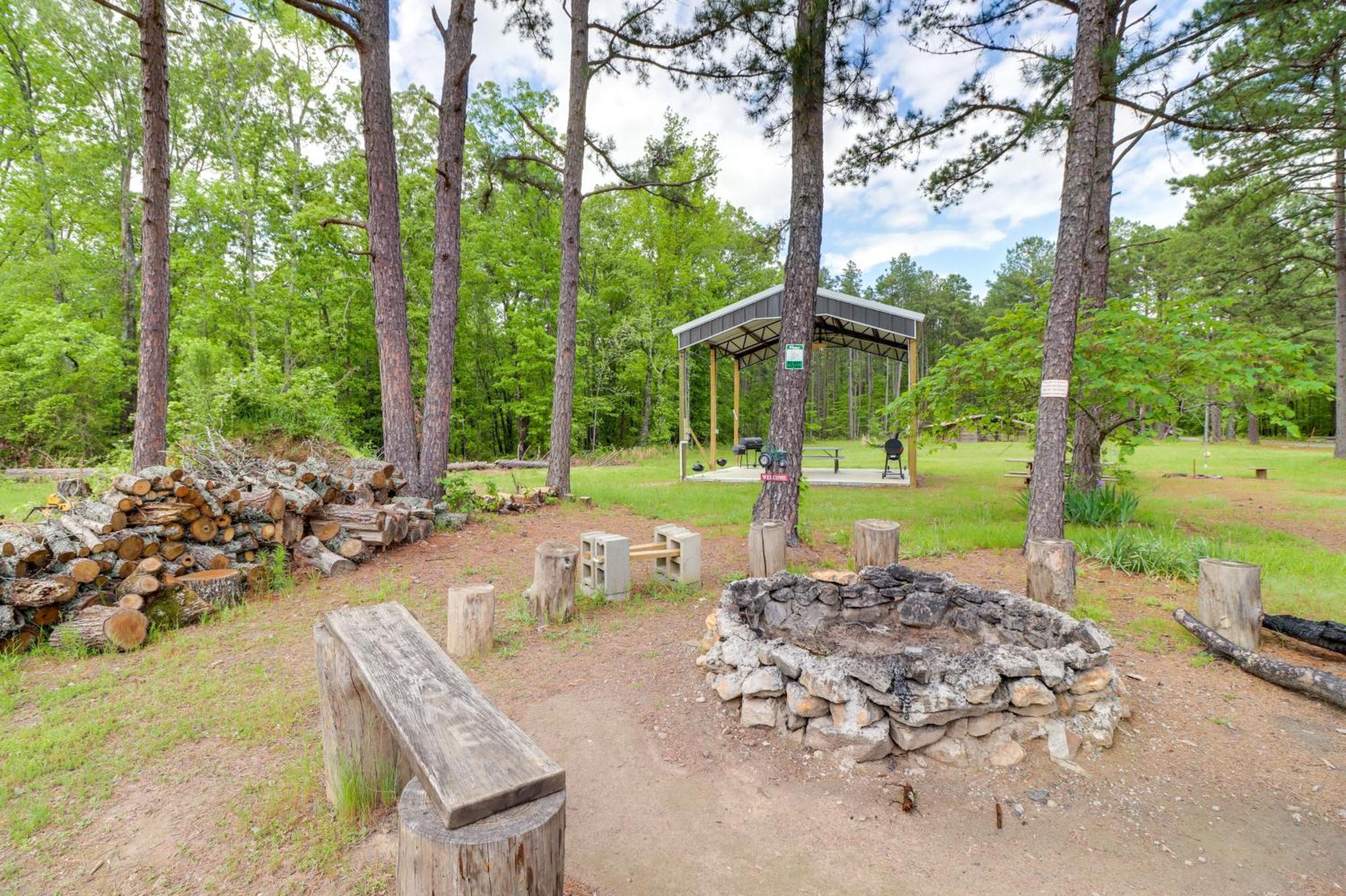 شقة Cozy Higden Studio Close To Greers Ferry Lake! Fairfield Bay المظهر الخارجي الصورة